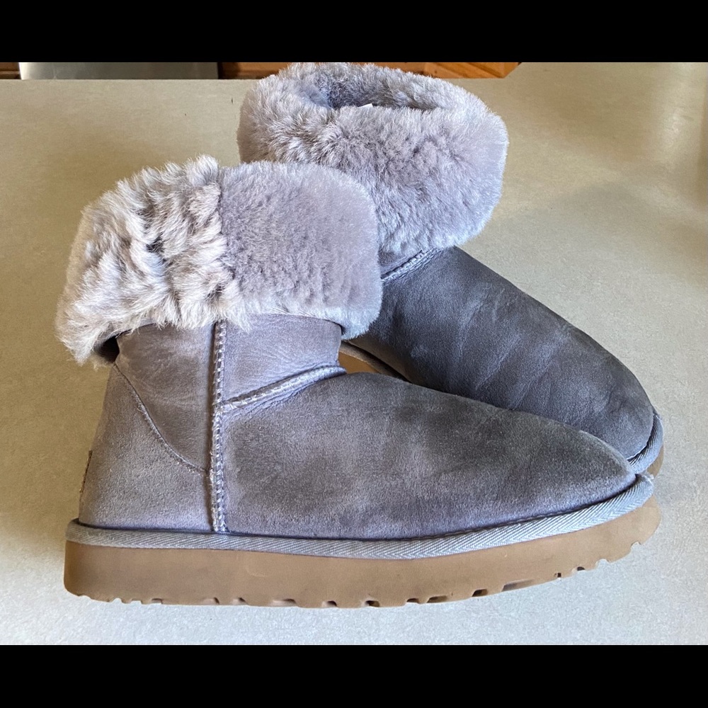 Ugg Classic Short Boot . - image 4